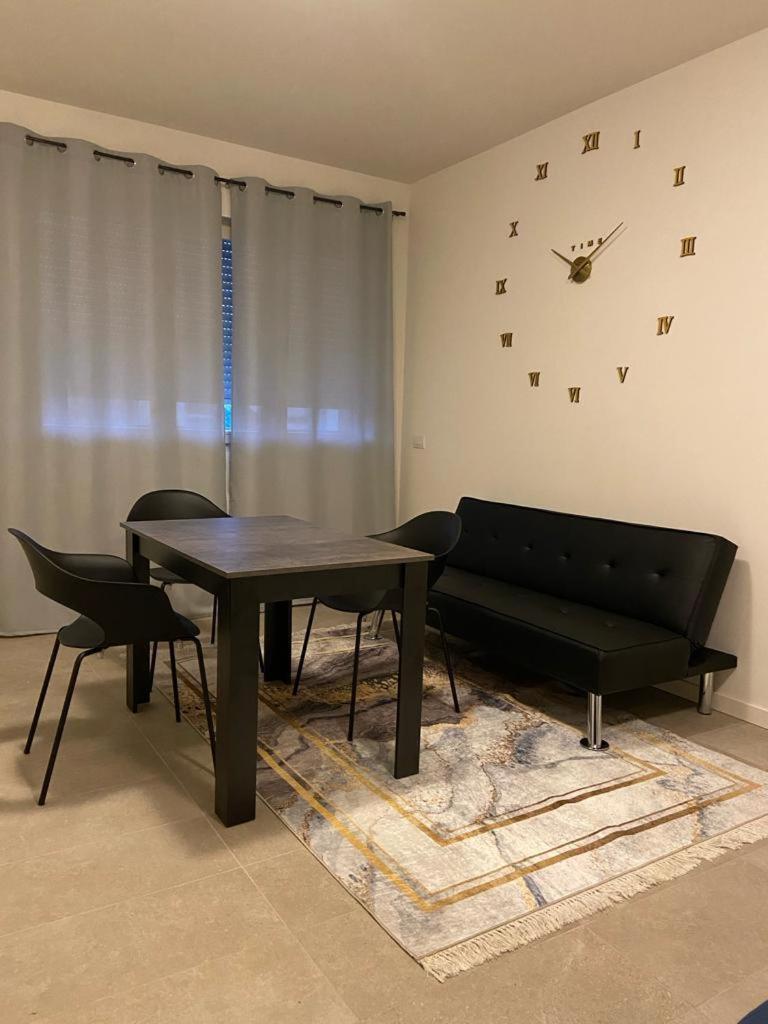 Miriam Apartment Bergamo Luaran gambar