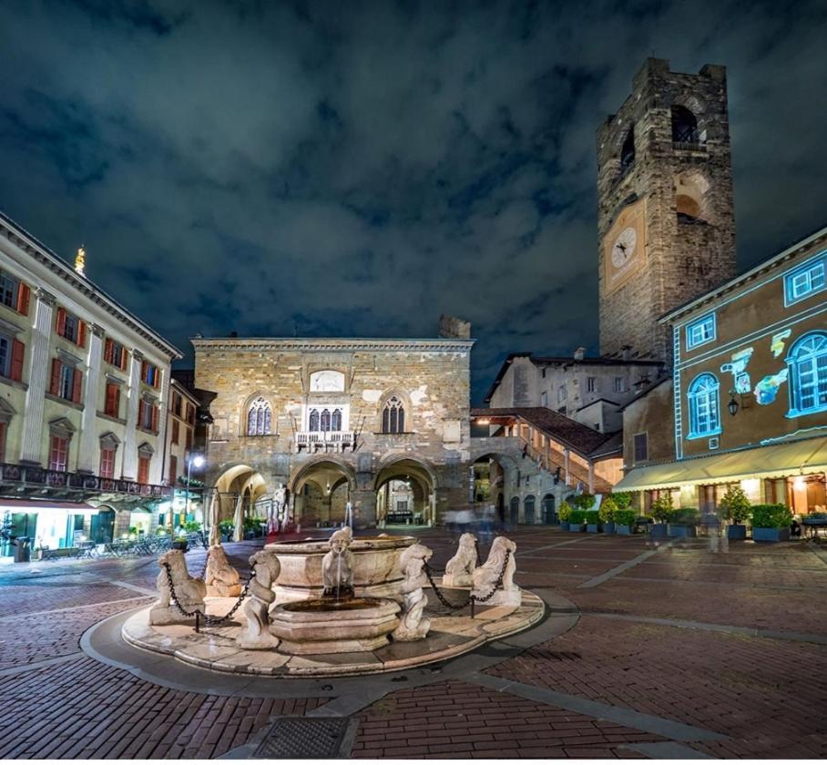 Miriam Apartment Bergamo Luaran gambar